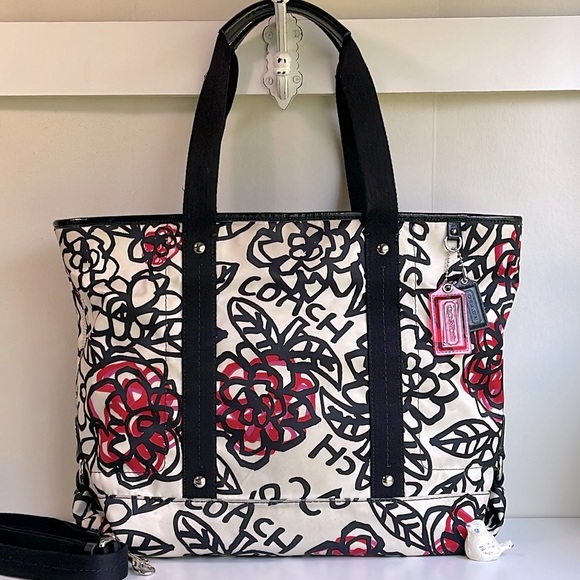 Coach Handbags - Coach Poppy Tote